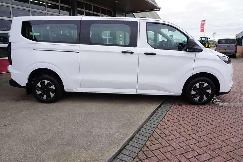 Nieuw Ford Transit Custom Trend 152 PK (111 kW) 2025 Wit MPV