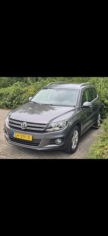 Grijs Gebruikt 2014 VW Tiguan R-line Edition SUV | € 9.500 (Super prijs) - Afbeelding 1/4