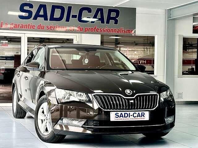 Bruin Gebruikt 2019 Skoda Superb Ambition Sedan | € 16.990 (Goede deal) - Afbeelding 1/4