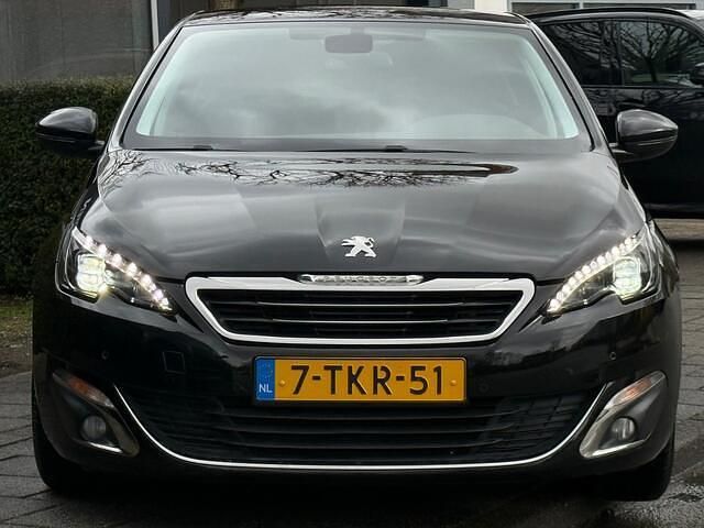 Occasion Peugeot 308 Allure 125 PK (91 kW) 2014 Zwart (metallic) Hatchback