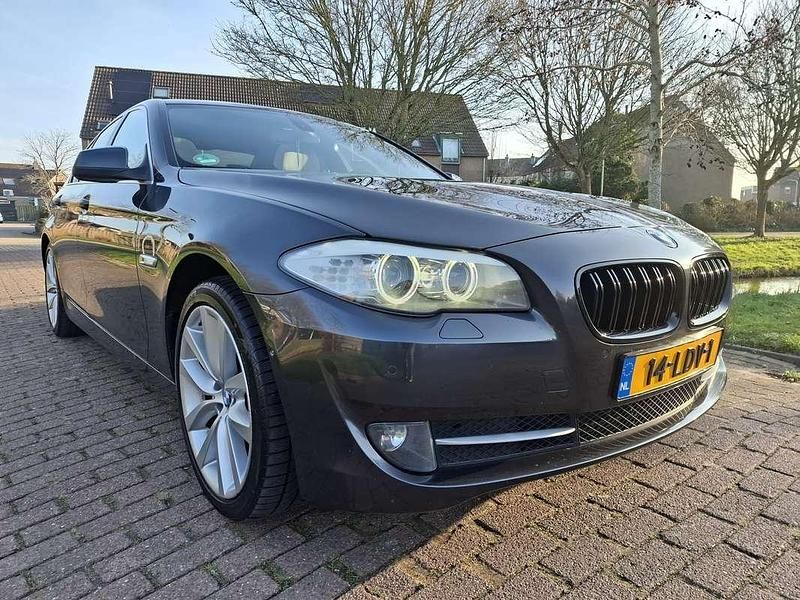 Zwart Occasion 2010 BMW 528 Executive Sedan | € 14.995 (Duur) - Afbeelding 1/4