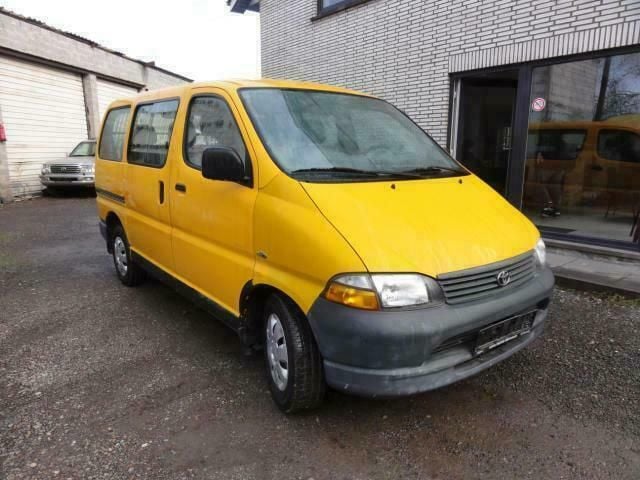 Occasion Toyota HiAce 84 PK (61 kW) 2002 Geel Van