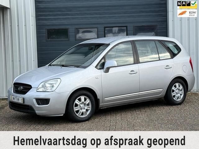 Grijs Gebruikt 2009 Kia Carens 2 MPV | € 3.850 (Eerlijke prijs) - Afbeelding 1/4
