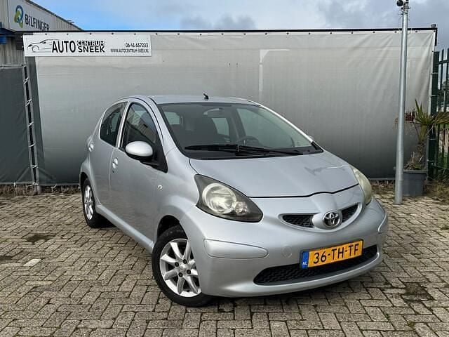 Grijs Gebruikt 2006 Toyota Aygo Hatchback | € 1.749 (Goede deal) - Afbeelding 1/4