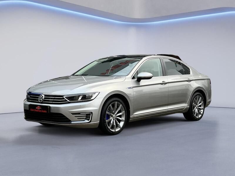 Grijs Gebruikt 2016 VW Passat GTE Sedan | € 22.495 (Eerlijke prijs) - Afbeelding 1/4