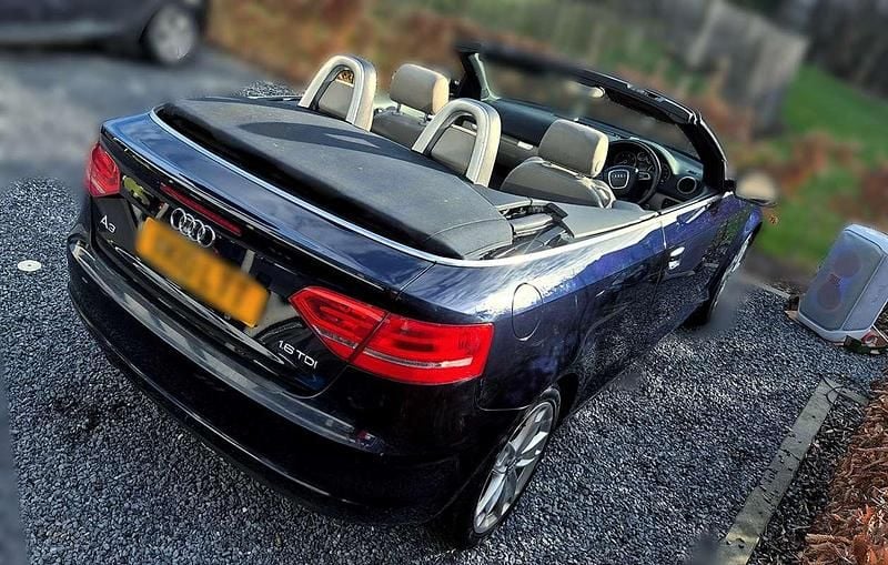 Blauw Occasion 2010 Audi A3 Cabriolet Sport Cabriolet | € 2.699 - Afbeelding 1/4