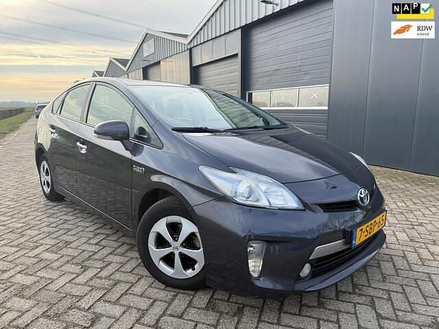 Occasion Toyota Prius 99 PK (72 kW) 2013 Grijs Hatchback
