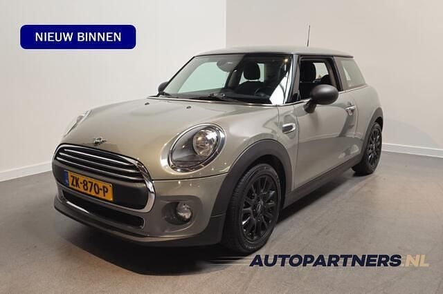 Grijs Gebruikt 2019 Mini ONE Hatchback | € 16.450 (Eerlijke prijs) - Afbeelding 1/4