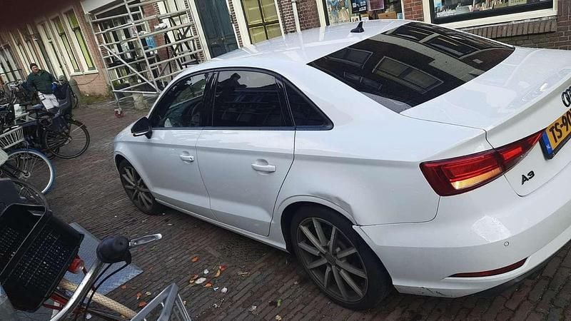 Wit Gebruikt 2018 Audi A3 Proline Sedan | € 13.000 (Goede deal) - Afbeelding 1/4