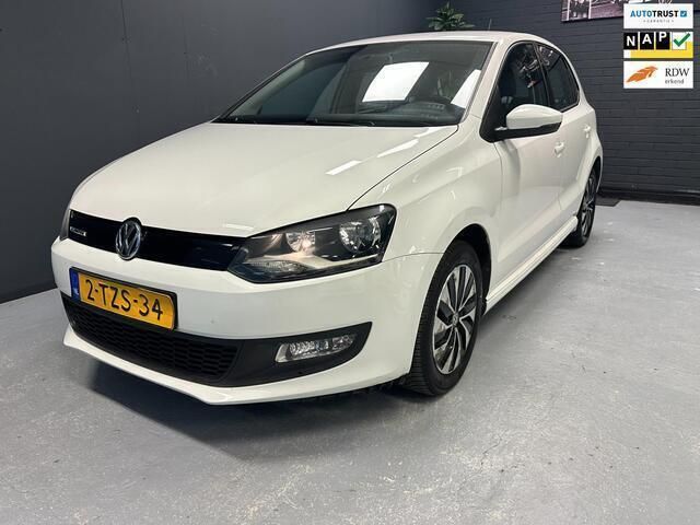 Wit Gebruikt 2014 VW Polo Hatchback | € 5.999 (Eerlijke prijs) - Afbeelding 1/4