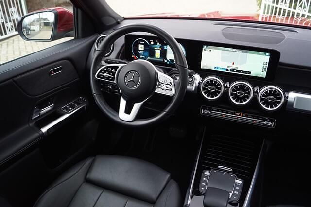 Occasion Mercedes GLB250 AMG line 224 PK (164 kW) 2022 Rood (metallic) SUV