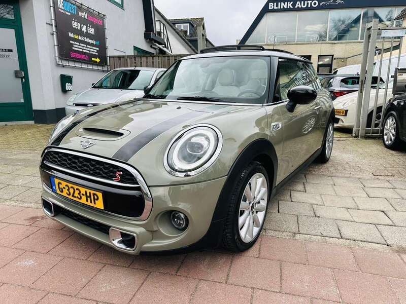 Grijs, metallic lak Gebruikt 2019 Mini Cooper S Chili Hatchback | € 22.999 (Eerlijke prijs) - Afbeelding 1/4