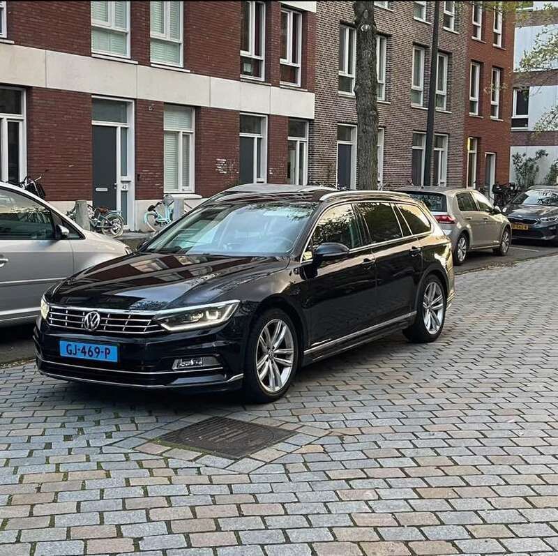 Zwart Gebruikt 2015 VW Passat Edition Stationwagen | € 12.999 - Afbeelding 1/4