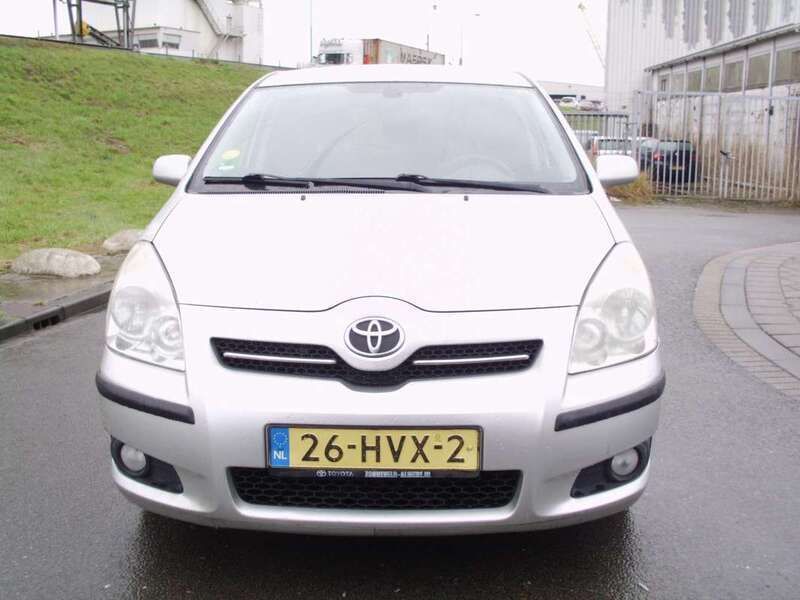 Grijs Gebruikt 2009 Toyota Verso Luna MPV | € 3.350 (Iets duurder) - Afbeelding 1/4