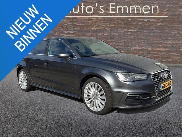 Grijs Gebruikt 2015 Audi A3 Sportback S-Line Hatchback | € 8.950 (Super prijs) - Afbeelding 1/4