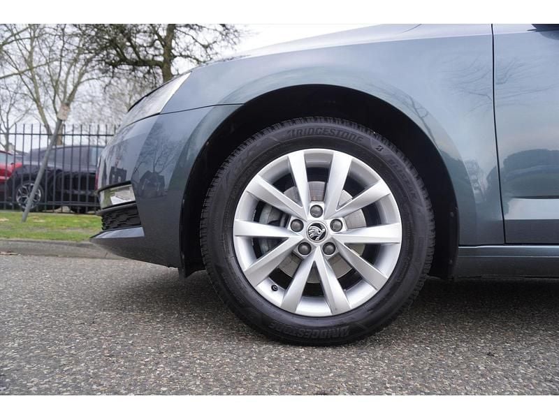 Occasion Skoda Octavia Business Line 150 PK (110 kW) 2020 Grijs (metallic) Stationwagen