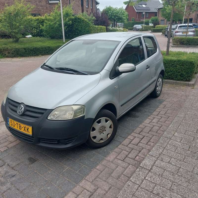 Grijs Gebruikt 2006 VW Fox Trendline Hatchback | € 1.500 (Eerlijke prijs) - Afbeelding 1/4