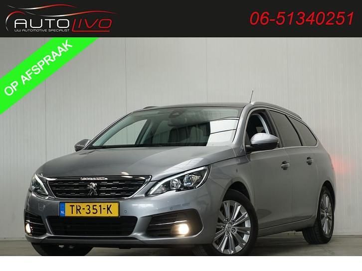 Grijs, metallic lak Gebruikt 2018 Peugeot 308 Allure Stationwagen | € 9.795 (Eerlijke prijs) - Afbeelding 1/4