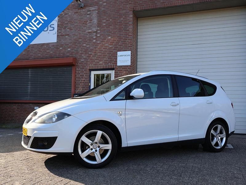 Wit Gebruikt 2012 Seat Altea XL Style MPV | € 3.999 (Goede deal) - Afbeelding 1/4