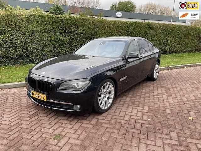Zwart Gebruikt 2009 BMW 750 M Sport Sedan | € 23.950 - Afbeelding 1/4