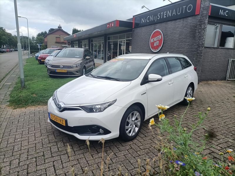 Wit Gebruikt 2018 Toyota Auris Hybrid Stationwagen | € 15.950 (Goede deal) - Afbeelding 1/4