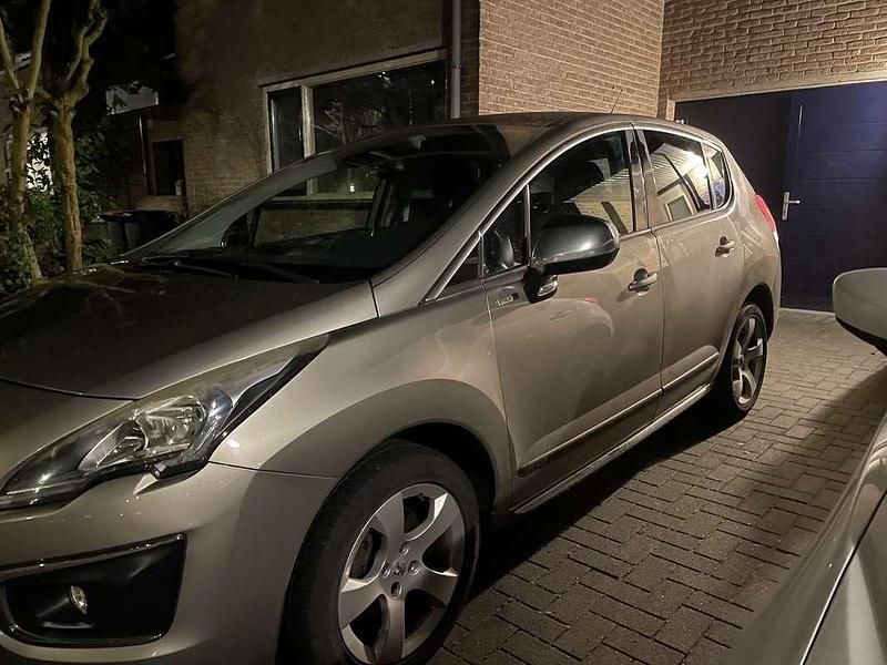 Beige Occasion 2014 Peugeot 3008 Style MPV | € 3.750 (Eerlijke prijs) - Afbeelding 1/4