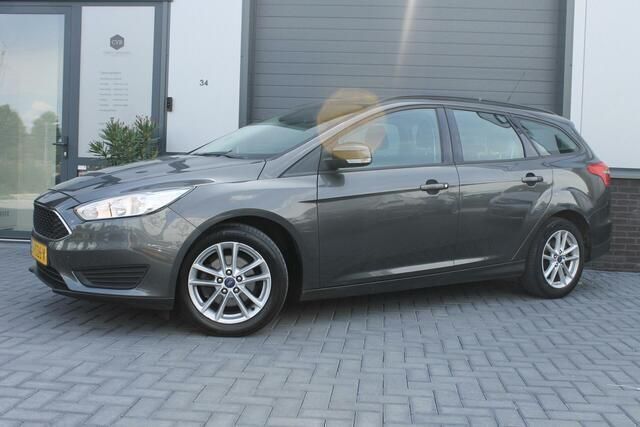 Grijs Gebruikt 2016 Ford Focus Stationwagen | € 6.450 (Goede deal) - Afbeelding 1/3