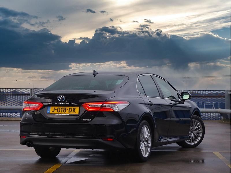 Occasion Toyota Camry Premium 178 PK (130 kW) 2020 Zwart (metallic) Sedan