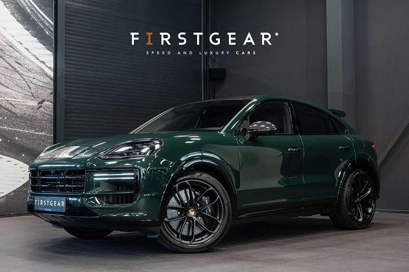 Groen Gebruikt 2024 Porsche Cayenne Turbo E-Hybrid Sport SUV | € 214.900 (Eerlijke prijs) - Afbeelding 1/4