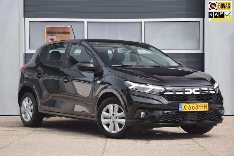 Zwart Gebruikt 2023 Dacia Sandero Expression Hatchback | € 13.890 (Goede deal) - Afbeelding 1/4