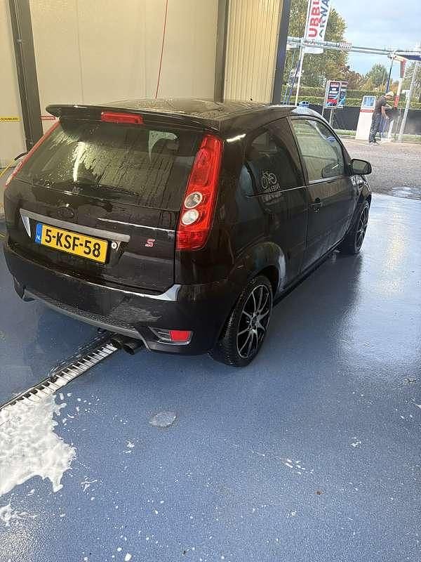 Occasion Ford Fiesta Futura 101 PK (74 kW) 2006 Zwart Hatchback
