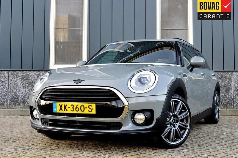 Grijs, metallic lak Gebruikt 2019 Mini Cooper Clubman Business Stationwagen | € 17.950 (Eerlijke prijs) - Afbeelding 1/4