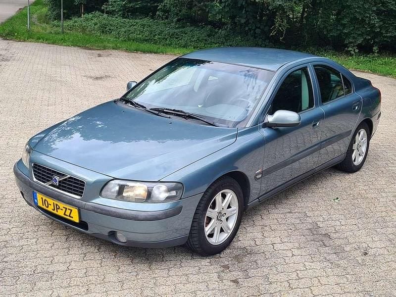 Groen Gebruikt 2002 Volvo S60 Sedan | € 1.475 (Iets duurder) - Afbeelding 1/4