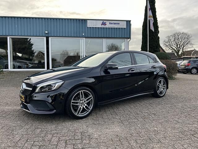 Zwart Gebruikt 2018 Mercedes A160 Ambition Hatchback | € 19.950 (Eerlijke prijs) - Afbeelding 1/4
