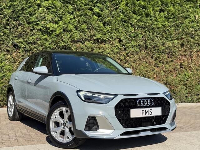 Grijs Gebruikt 2021 Audi A1 S-Line Hatchback | € 29.890 (Eerlijke prijs) - Afbeelding 1/4