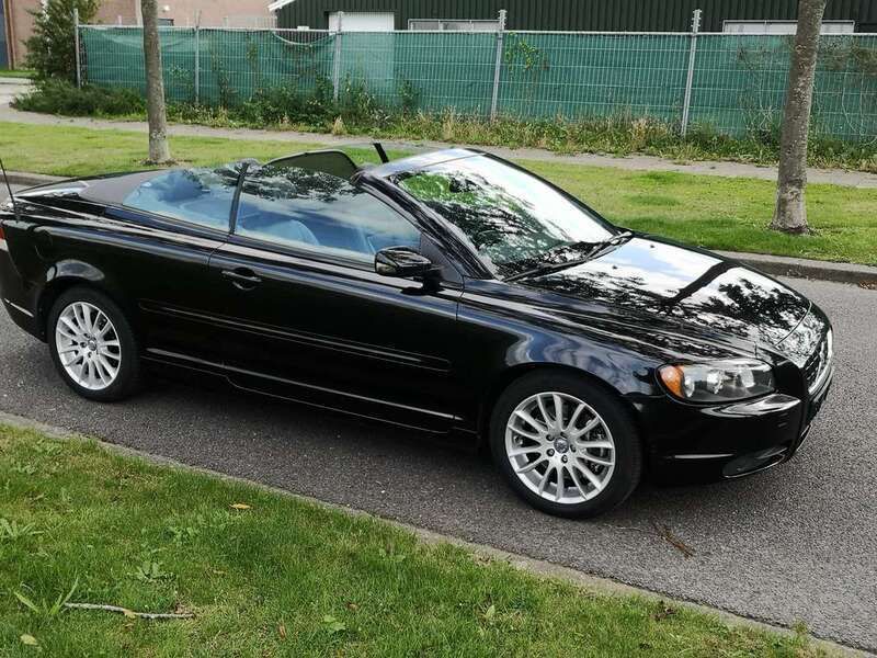 Zwart Gebruikt 2007 Volvo C70 Momentum Cabriolet | € 4.250 (Eerlijke prijs) - Afbeelding 1/4