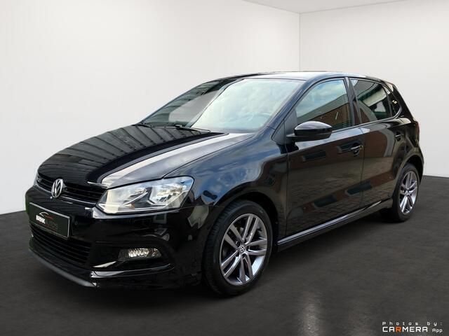 Zwart Gebruikt 2015 VW Polo R-line Hatchback | € 12.750 (Iets duurder) - Afbeelding 1/4