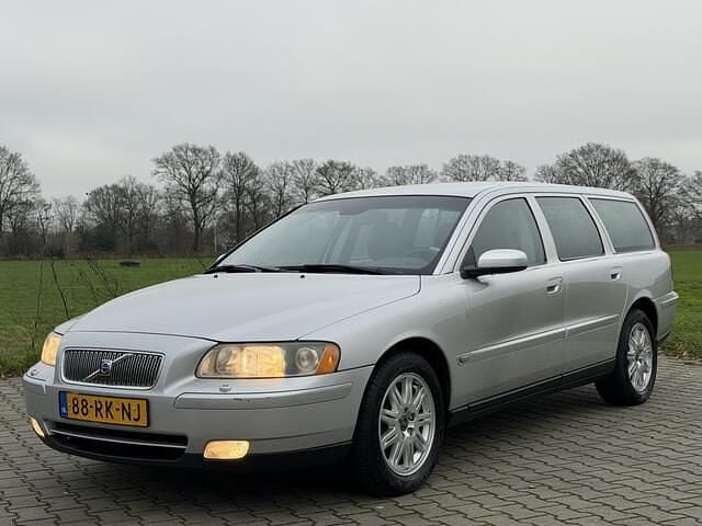 Grijs Gebruikt 2005 Volvo V70 Stationwagen | € 2.995 (Eerlijke prijs) - Afbeelding 1/4