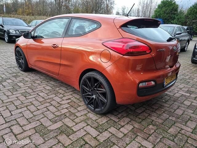 Occasion Kia ProCeed Comfort 135 PK (99 kW) 2013 Oranje Hatchback