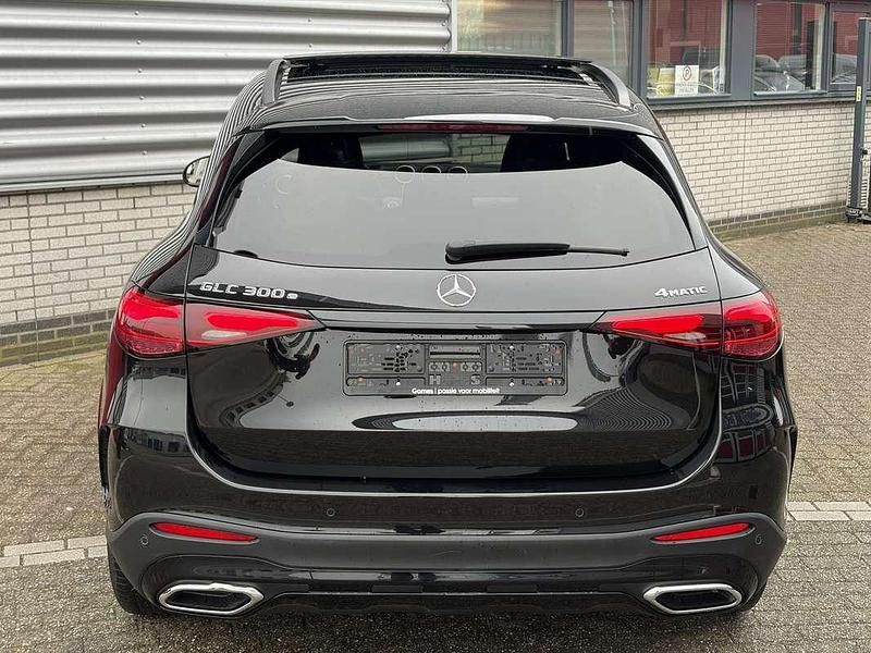 Occasion Mercedes GLC300e AMG line 204 PK (150 kW) 2023 Zwart SUV
