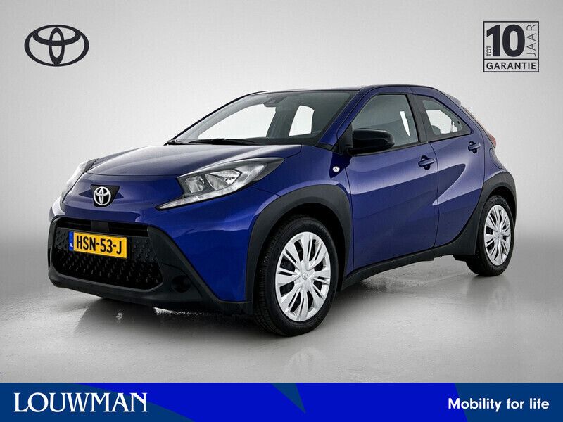 Blauw, metallic lak Gebruikt 2024 Toyota Aygo Limited Hatchback | € 20.950 (Eerlijke prijs) - Afbeelding 1/3
