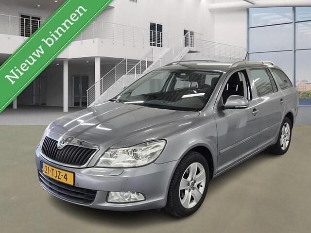 Grijs Occasion 2012 Skoda Octavia Business Line Stationwagen | € 3.999 (Goede deal) - Afbeelding 1/4