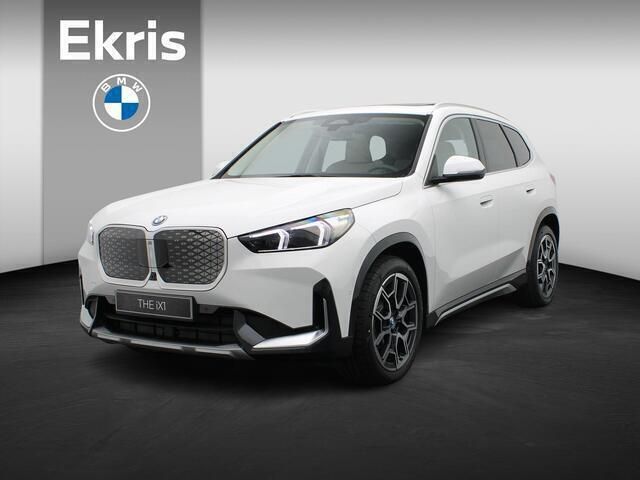 Wit Nieuw 2025 BMW iX1 xLine SUV | € 59.664 (Iets duurder) - Afbeelding 1/4