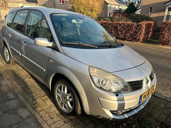 Gebruikt 2008 Renault Grand Scénic II MPV | € 2.000 (Eerlijke prijs) - Afbeelding 1/4