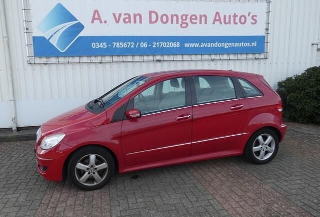 Rood Gebruikt 2006 Mercedes B200 MPV | € 3.395 (Super prijs) - Afbeelding 1/4