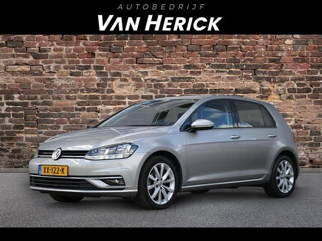 Grijs Gebruikt 2019 VW Golf VII Highline Hatchback | € 15.445 (Eerlijke prijs) - Afbeelding 1/4