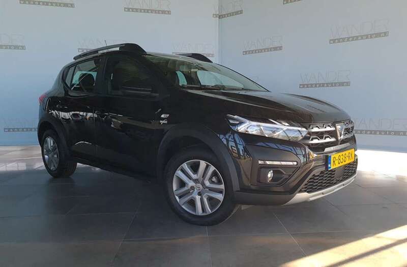 Zwart Gebruikt 2022 Dacia Sandero Stepway Hatchback | € 16.900 (Eerlijke prijs) - Afbeelding 1/4