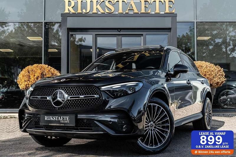 Grijs Gebruikt 2023 Mercedes GLC300e AMG line SUV | € 67.900 (Duur) - Afbeelding 1/4