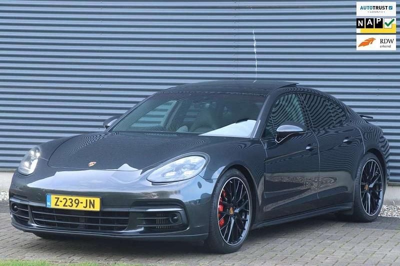 Grijs Gebruikt 2018 Porsche Panamera Sedan | € 53.900 (Super prijs) - Afbeelding 1/4