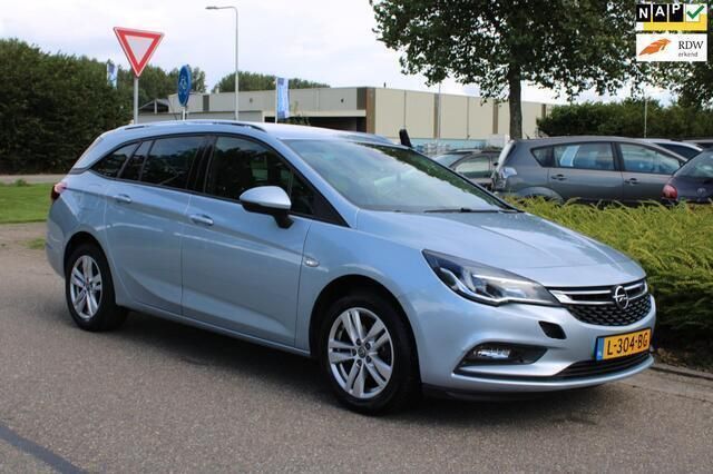 Grijs Gebruikt 2017 Opel Astra Innovation Stationwagen | € 9.750 (Eerlijke prijs) - Afbeelding 1/4